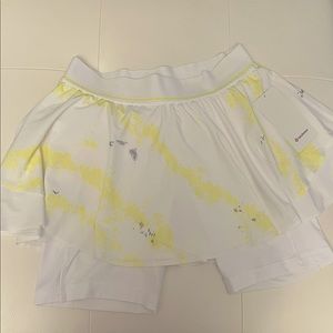 Lululemon Court Rival High-Rise Skirt 
Extended Liner